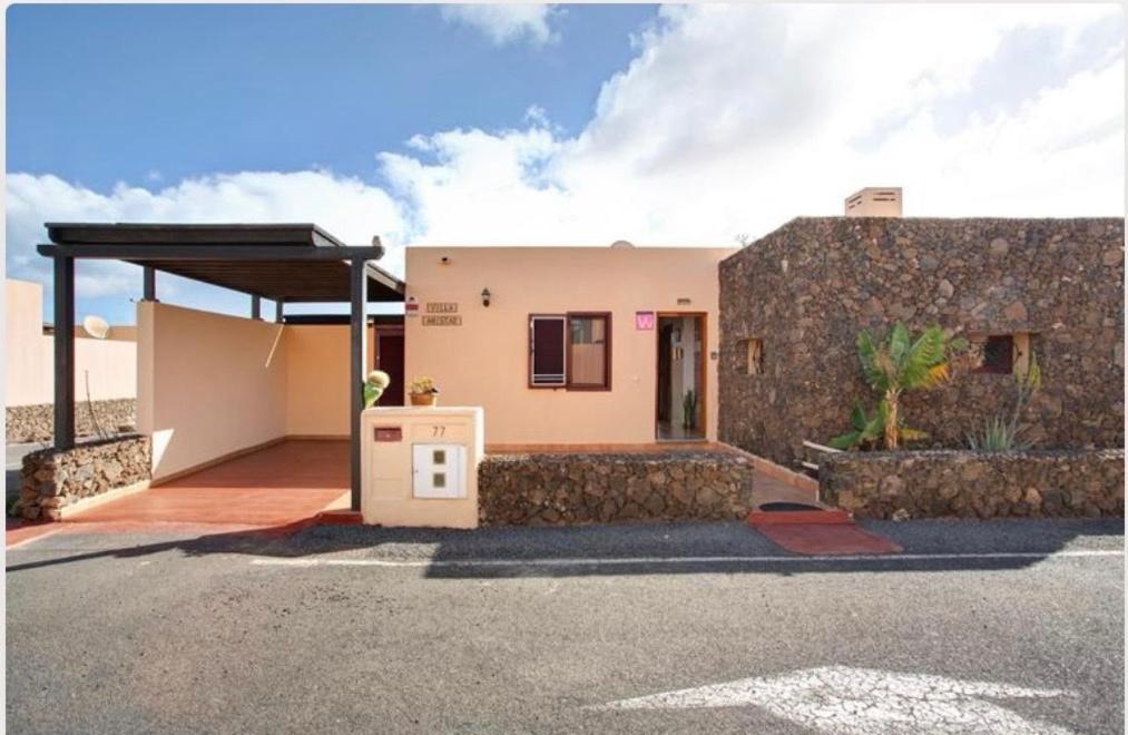 Villa Amistad La Oliva Exterior foto